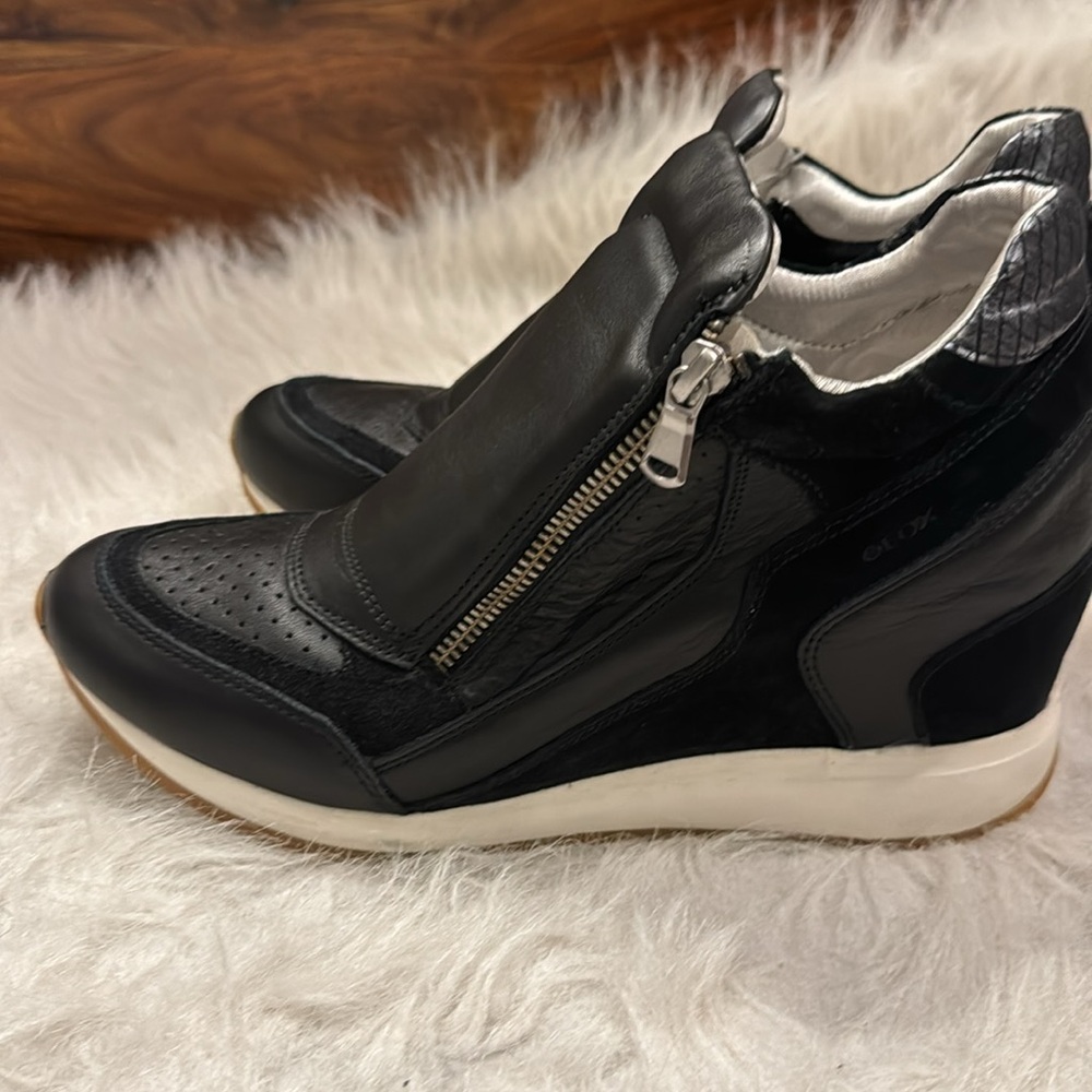 Geox wedge black leather sneakers heel size 40 pre-owned. - Picture 6 of 7